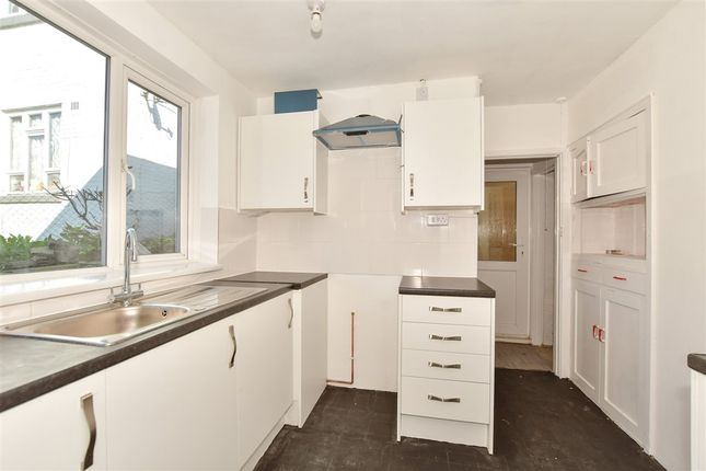 3 bed property, in Tennyson Place, £195,000