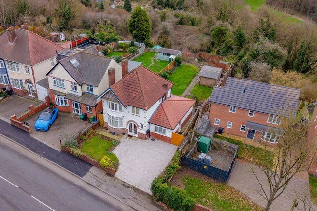 3 bed property, in Himley Road, £350,000