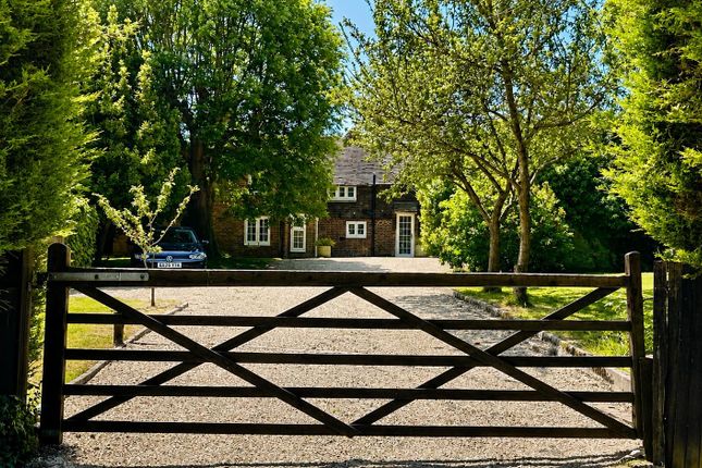 3 bed property, in Parsonage Lane, £650,000