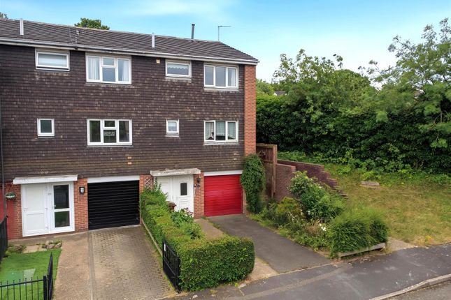 3 bed property, in Pippin Close, £160,000