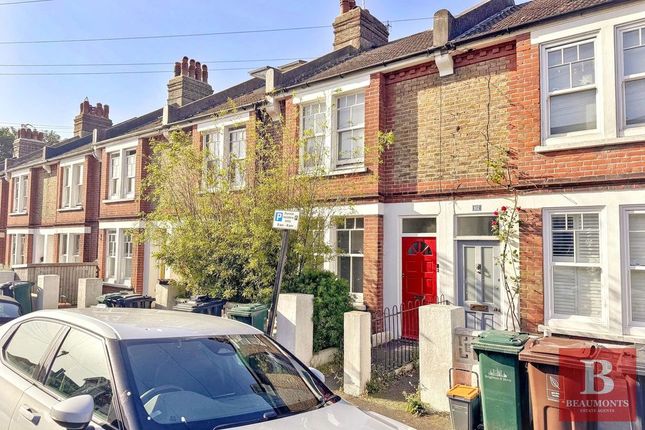 2 bed property, in Sandgate Road, £495,000