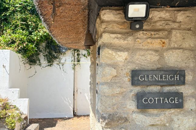 2 bed property, in Steep Street, £230,000