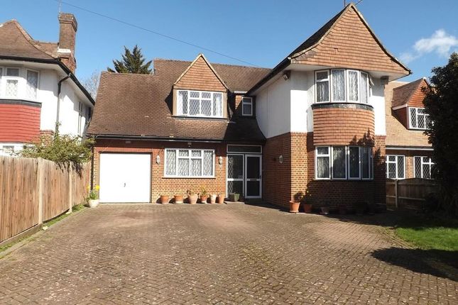 4 bed property, in Dorset Drive, £1,195,000