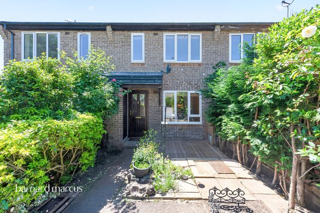 1 bed property, in Friars Avenue, £375,000