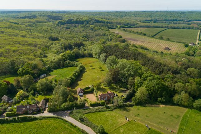 4 bed property, in Chartham Hatch, £900,000
