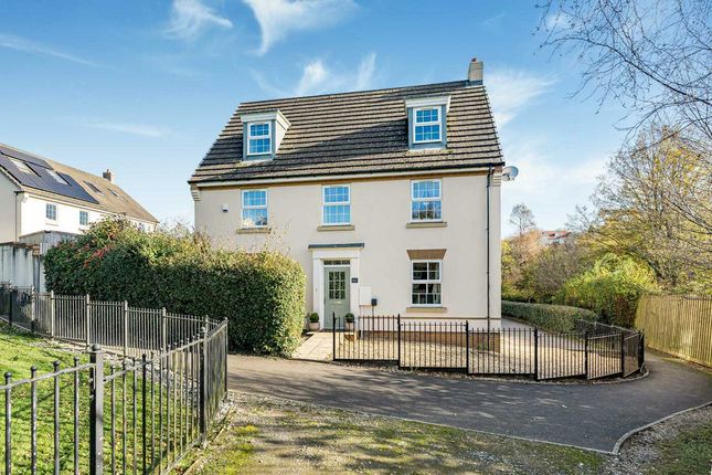 5 bed property, in Lower Trindle Close, £500,000