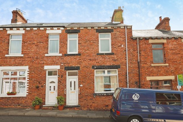 3 bed property, in Vyner Street, £50,000