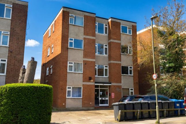 1 bed property, in 8 Damon House, £180,000