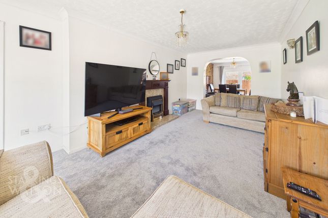 4 bed property, in Gibbs Close, £390,000