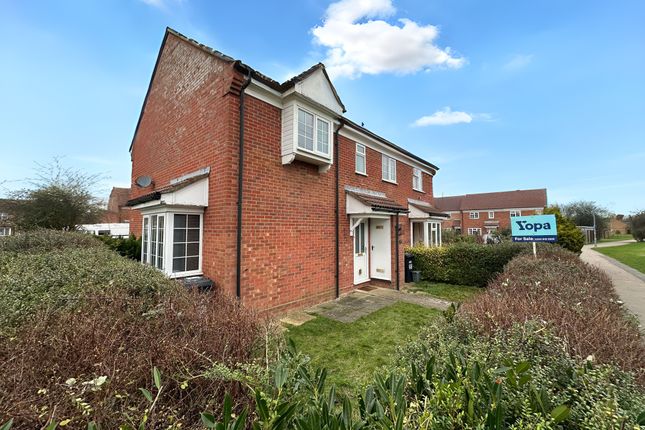 2 bed property, in Derwent Close, £215,000