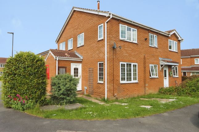 2 bed property, in Hartland Drive, £110,000