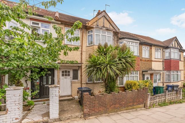 3 bed property, in Long Lane, £600,000