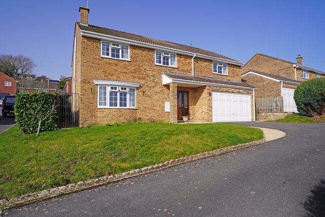 4 bed property, in Biddel Springs, £557,750