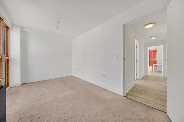 2 bed property, in Byng Street, £440,000