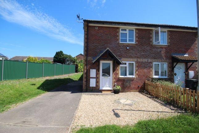 2 bed property, in Bryer Close, £190,000