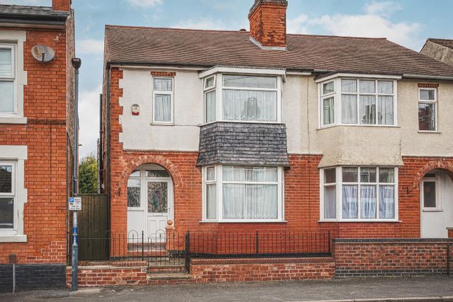 3 bed property, in Longford Street, £200,000