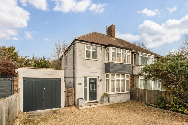 3 bed property, in Whitton Dene, £575,000