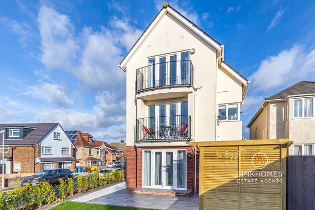 2 bed property, in St Marys Road, £220,000
