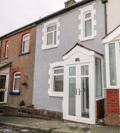 3 bed property, in Llewelyn Terrace, £190,000