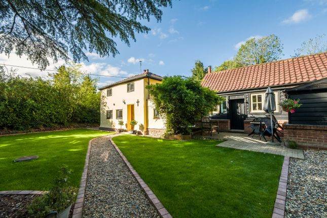 3 bed property, in High Town Green, £450,000