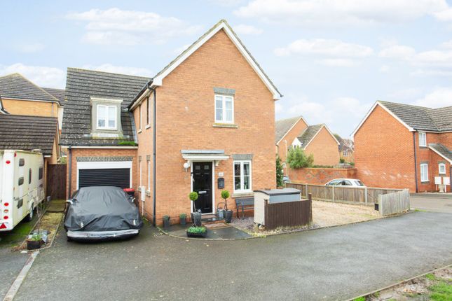 4 bed property, in Thistle Drive, £475,000