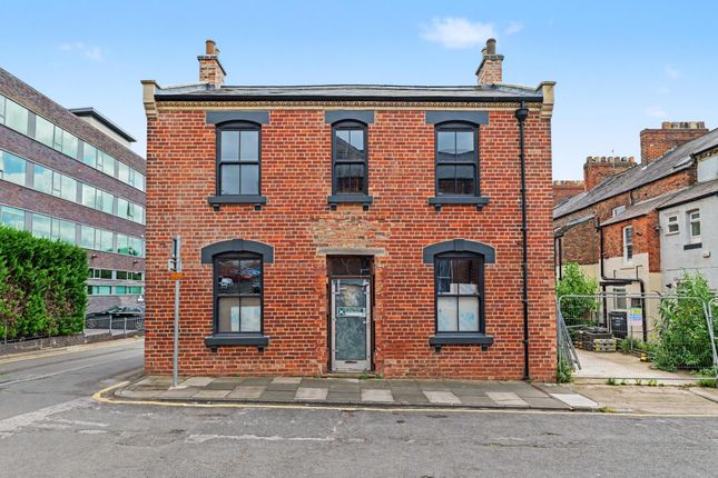 4 bed property, in 2 South Arden Street, £100,000