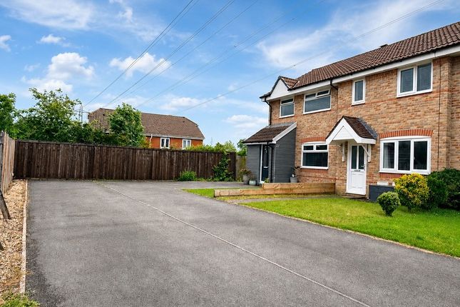 2 bed property, in Llwyn Onn, £180,000