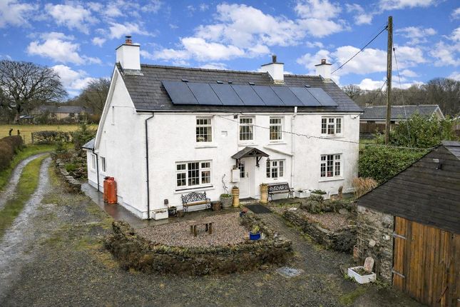 4 bed property, in Maesycrugiau, £485,000