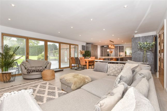 5 bed property, in Bromley Green Road, £1,250,000