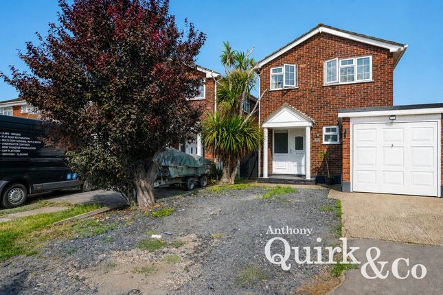 4 bed property, in Leigh Beck Lane, £400,000