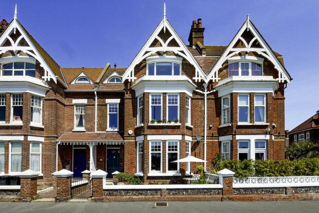 5 bed property, in South Terrace, £700,000