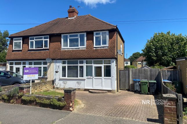 3 bed property, in Ashcroft Road, £500,000