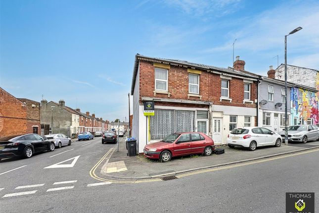 3 bed property, in High Street, £180,000