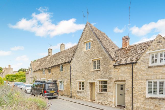 2 bed property, in Main Street, £498,000