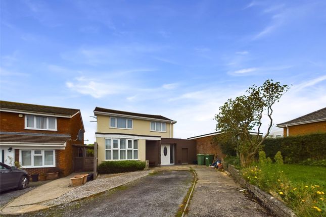 4 bed property, in Burnham Close, £340,000