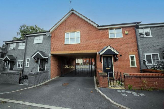 1 bed property, in Mercer Street, £130,000