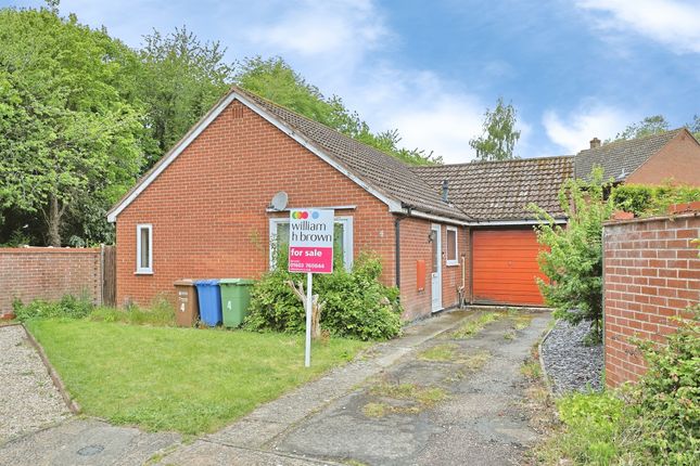 3 bed property, in The Crofts, £270,000