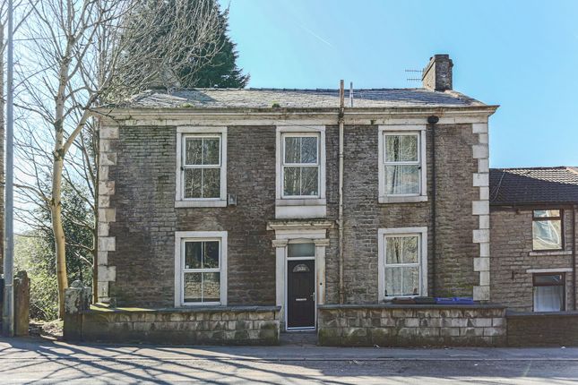 4 bed property, in Manchester Road, £280,000