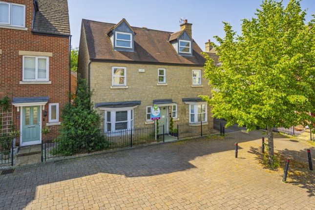 4 bed property, in Ironstone Close, £425,000