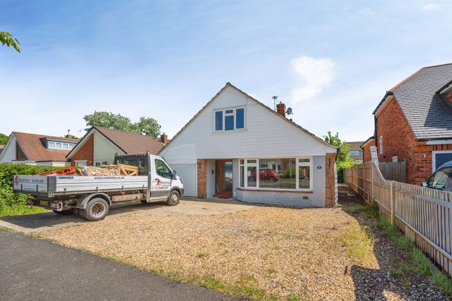 4 bed property, in Harvest Road, £425,000