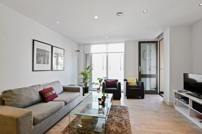 3 bed property, in Junction Road, £600,000
