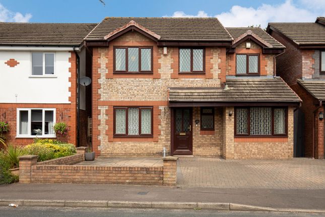 4 bed property, in Mallards Reach, £475,000