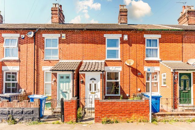 3 bed property, in Cozens Road, £200,000