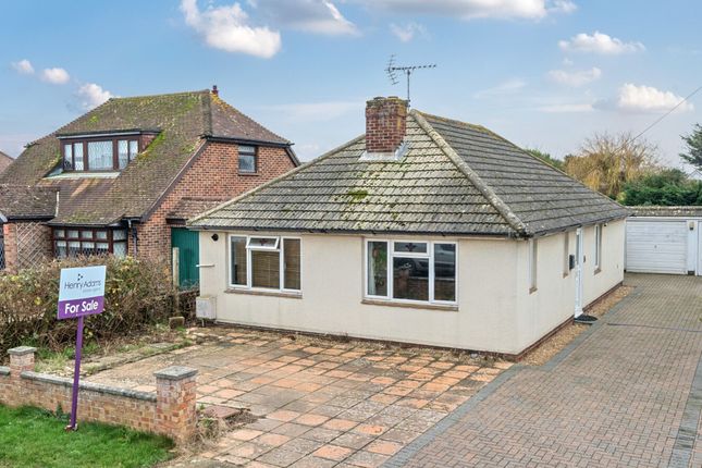 2 bed property, in Elm Close, £365,000