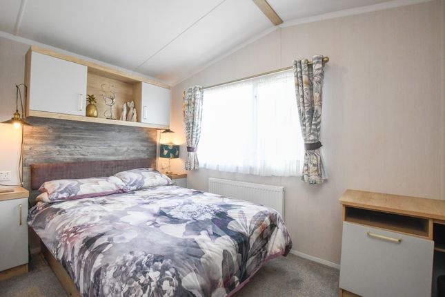 3 bed property, in Park Dean, £50,000