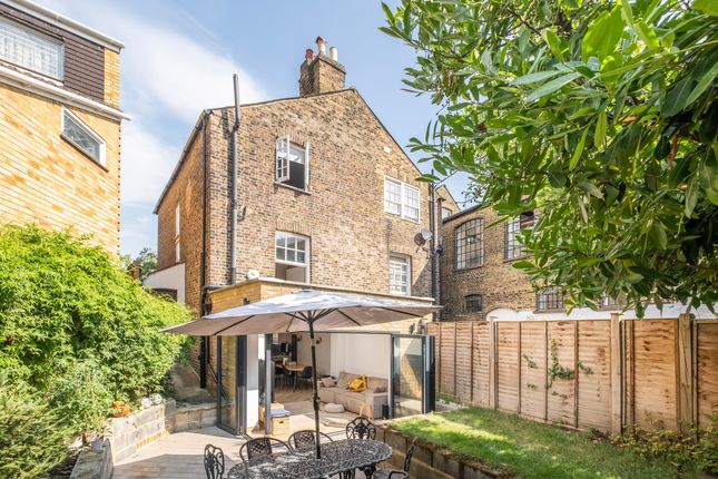 4 bed property, in Lower Richmond Road, £1,000,000
