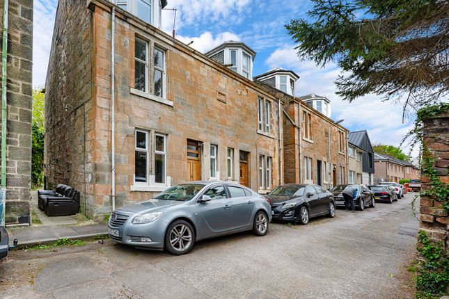 1 bed property, in Victoria Street, £65,000