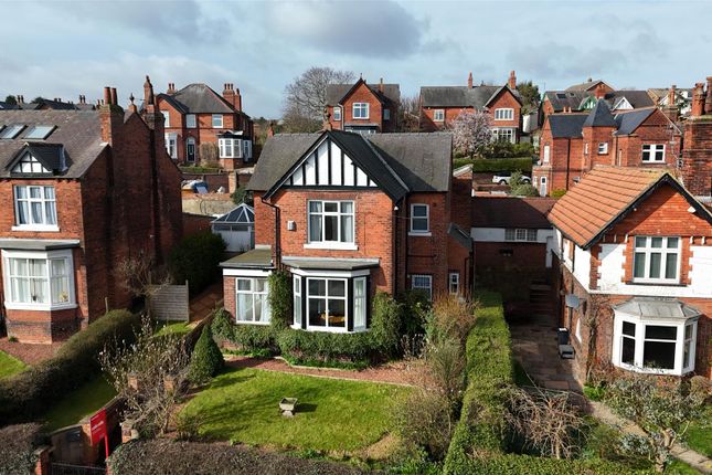 5 bed property, in Manor Road, £325,000