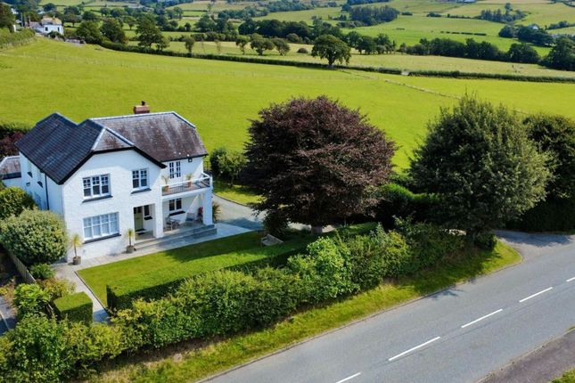 4 bed property, in Fronhaul, £600,000
