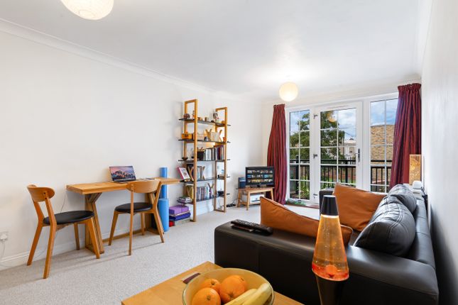 1 bed property, in Providence Close, £385,000